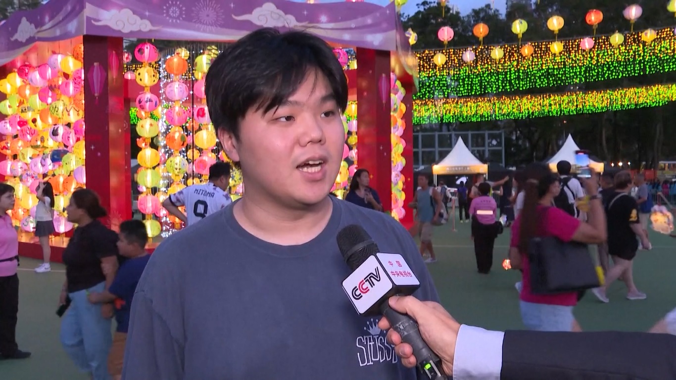 Hong Kong Gelar Pertunjukan Lentera Festival Pertengahan Musim Gugur