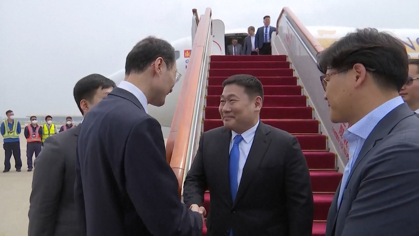 Tiongkok dan Mongolia telah sepakat untuk memperluas kerja sama di bidang-bidang utama termasuk ekonomi