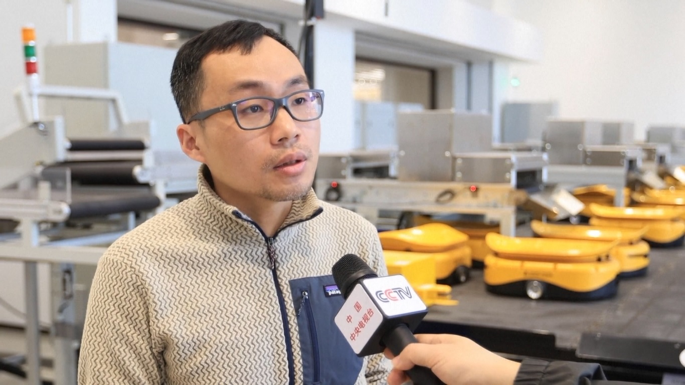 Perpustakaan Sun Yat-sen di Provinsi Guangdong di Tiongkok selatan membeli sekitar 300000 buku baru setiap tahunnya