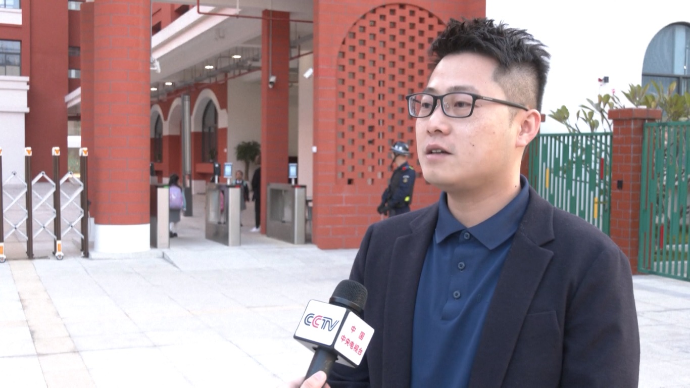 Contoh utama dari kerja sama yang diperkuat ini adalah Sekolah Hengqin yang berafiliasi dengan Sekolah Menengah Hou Kong