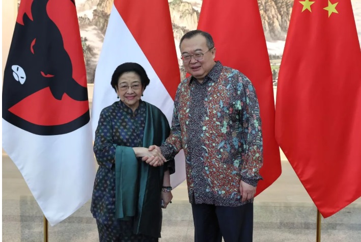 Megawati Soekarnoputri Puji Menteri Liu yang Gunakan Batik