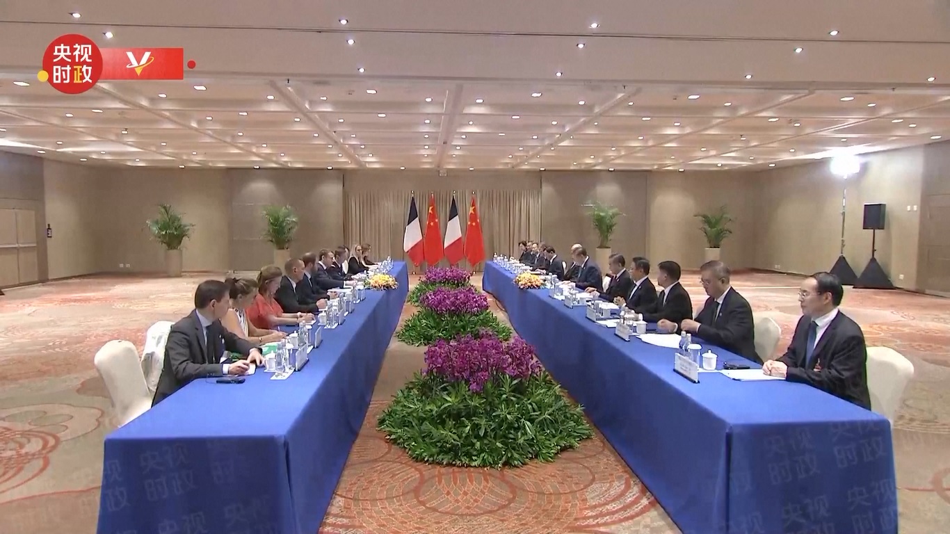 Xi mengatakan bahwa ia senang bertemu dengan Presiden Macron di Rio de Janeiro