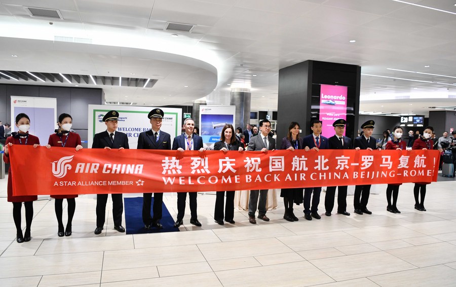 Manajer Umum Kantor Air China di Roma