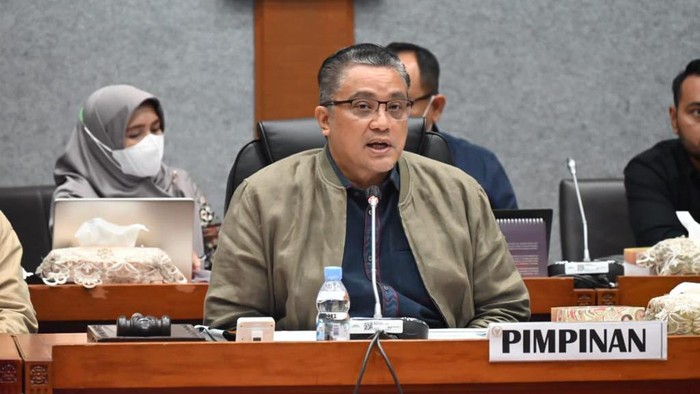 Dia menyebut dunia pendidikan bukan untuk dijadikan ladang bisnis oleh kampus