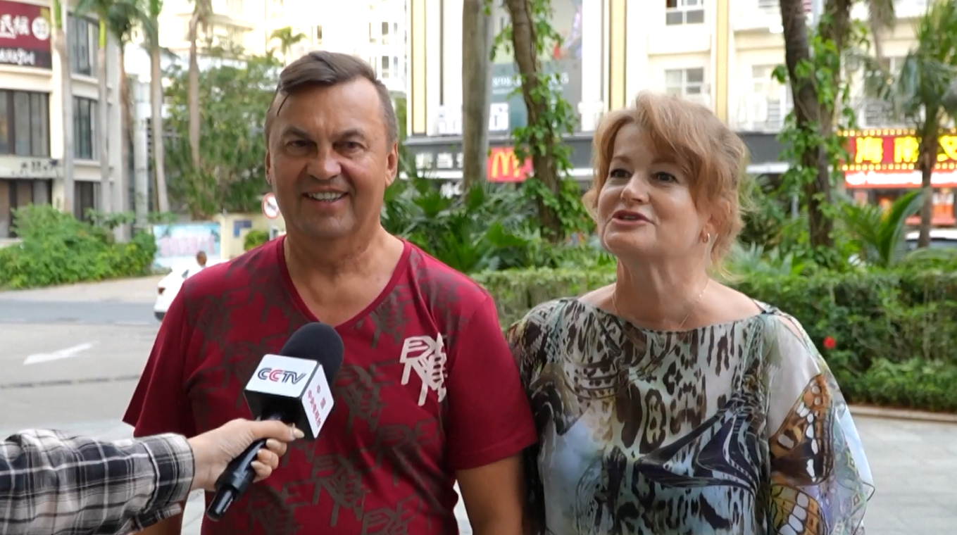 Para Turis Berbahasa Rusia Kunjungi Hainan untuk Liburan Pantai dan Pengalaman Budaya