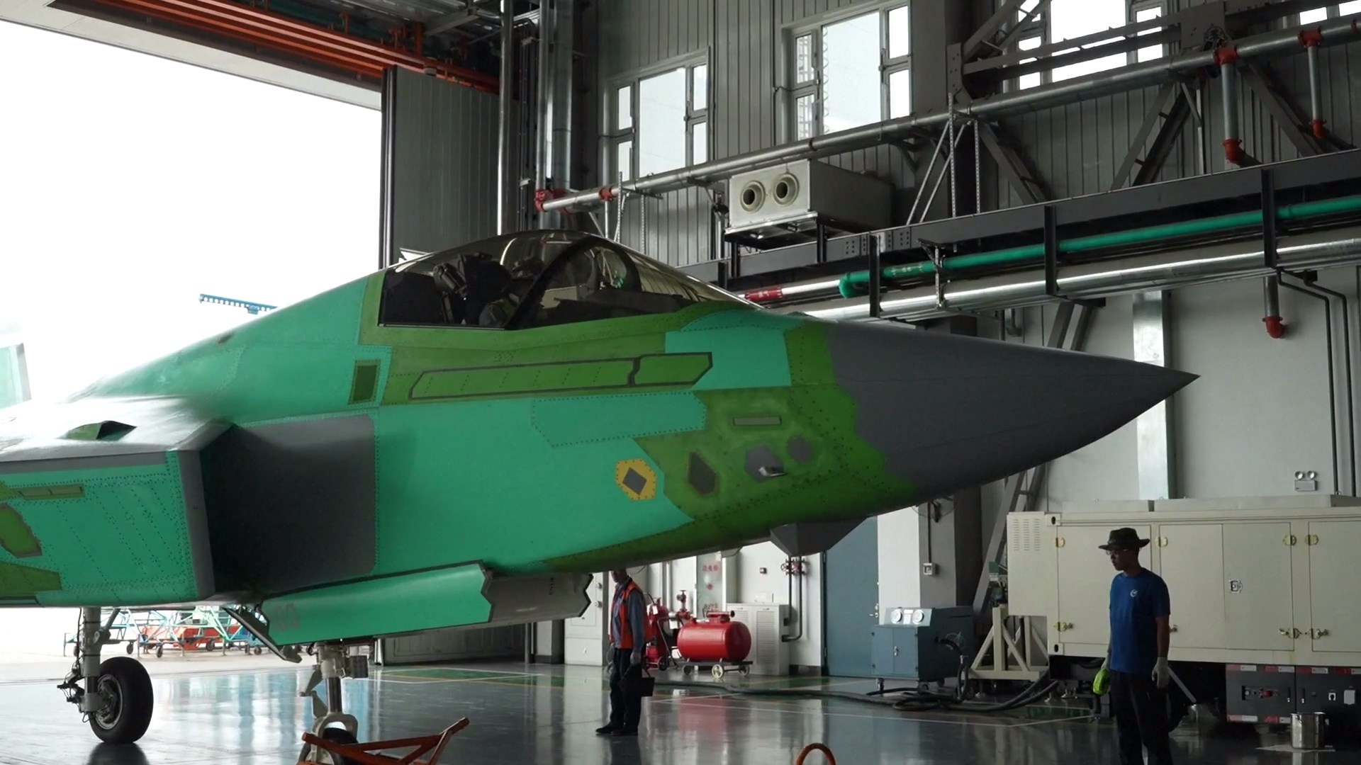 Jet Siluman Baru Tiongkok Soroti Kemajuan dalam Superioritas Udara