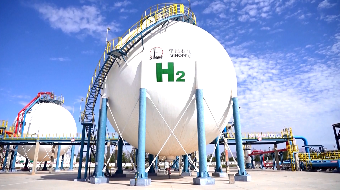 Tiongkok Membangun Sistem Energi Terbarukan Terbesar di Dunia