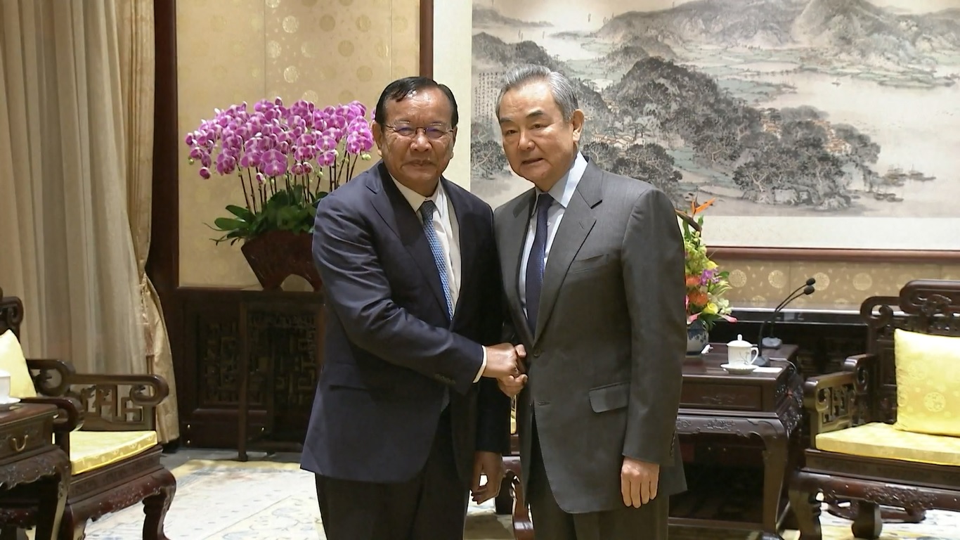 Wang mengatakan Tiongkok bersedia untuk mempertahankan pertukaran tingkat tinggi yang erat dengan Kamboja