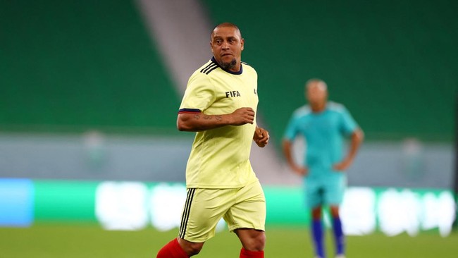 Empat legenda sepak bola dunia yang pernah berjaya di berbagai level kompetisi akan melatih pemain-pemain muda Indonesia