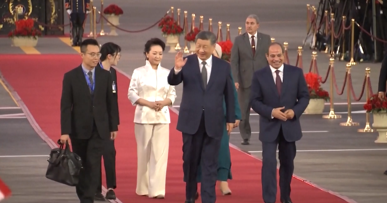 Xi Jinping Tiba di Kairo untuk Kunjungan Kenegaraan ke Mesir