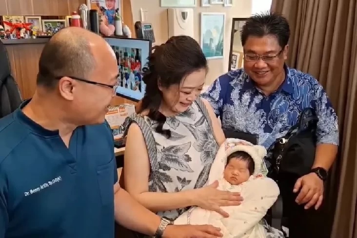 Ellislie dan suaminya telah menjalani berbagai program kehamilan