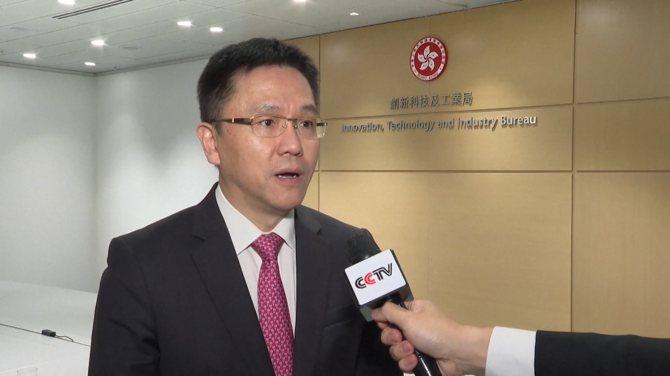 Kerja sama ketiganya juga dirasakan semakin erat