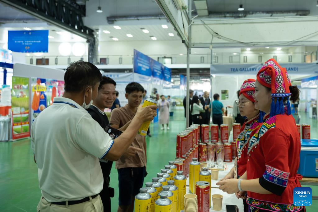 Acara ini juga merupakan kesempatan bagi Guangxi untuk mempromosikan produknya ke Laos
