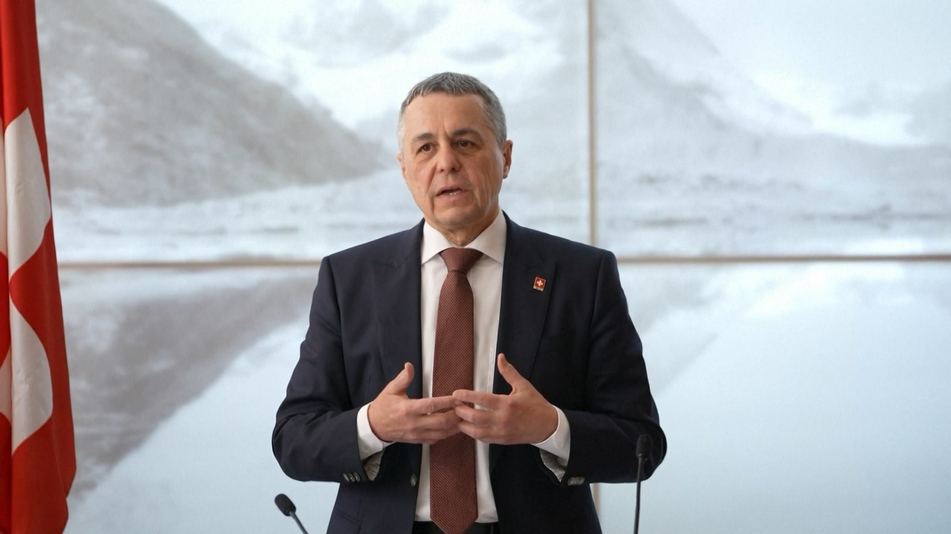 Cassis baru saja mengakhiri kunjungan dua harinya ke Tiongkok pada hari Rabu (7/2)