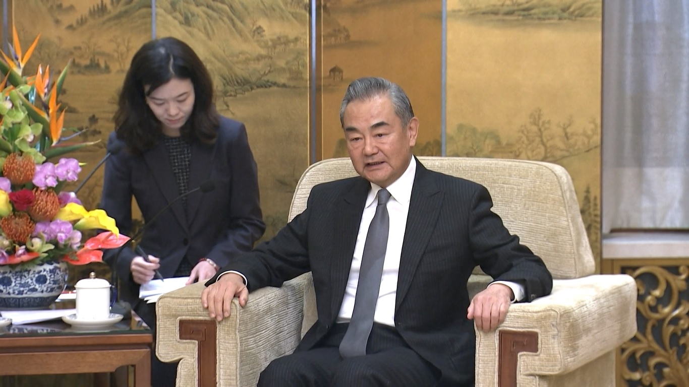 Dia berharap kebijakan pemerintah Jepang terhadap Tiongkok dapat kembali ke jalur yang benar yang positif dan praktis