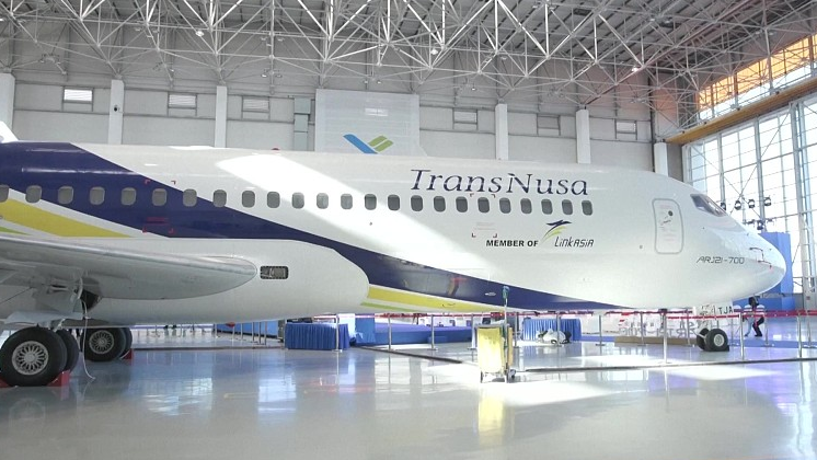 Pesawat jet regional Tiongkok pada hari Minggu (18/12/2022) menandai pertama kalinya pesawat jet penumpang yang dikembangkan oleh Tiongkok memasuki pasar luar negeri