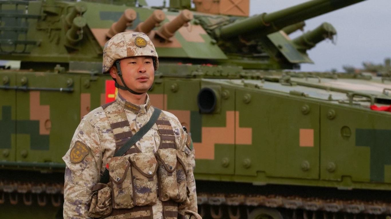 Pasukan Darat PLA Tiongkok Gelar Latihan Tembak Langsung yang Libatkan Drone Berteknologi Tinggi dan Anjing Robotik