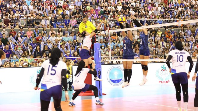Timnas Voli Putri Indonesia menghadapi tim kuat Thailand dalam pertandingan pertama SEA V League 2024 di Vinh Phuc Gymnasium