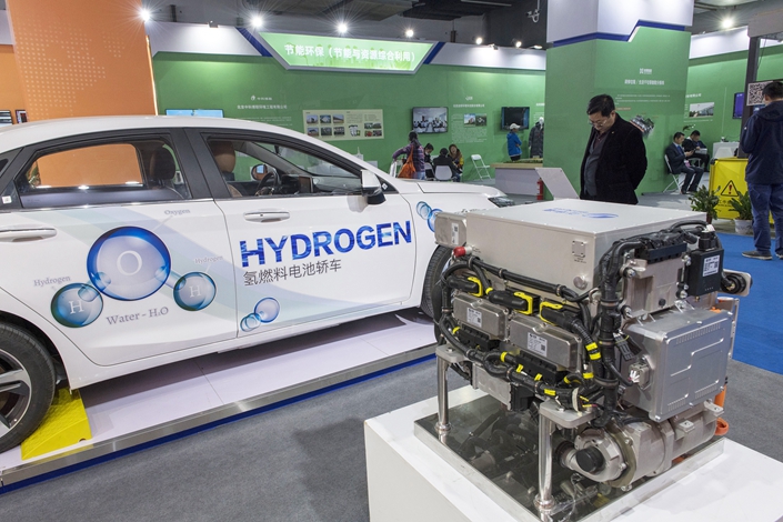 Pertumbuhan Tiongkok di sektor energi baru didorong oleh permintaan global akan pengurangan karbon didukung oleh subsidi yang tidak unik di  Tiongkok dan dibangun di atas keunggulan kompetitif industri yang solid
