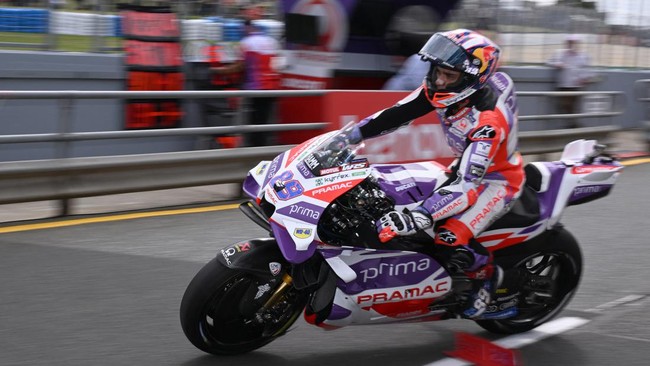 Jorge Martin memberi tekanan kepada Francesco Bagnaia setelah menjadi yang tercepat pada latihan bebas pertama (FP1) MotoGP Thailand 2023 di Sirkuit Buriram