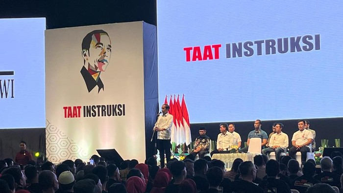 Presiden Joko Widodo (Jokowi) mengaku heran lantaran masih adanya keramaian di kalangan masyarakat setiap menjelang Pilpres 2024