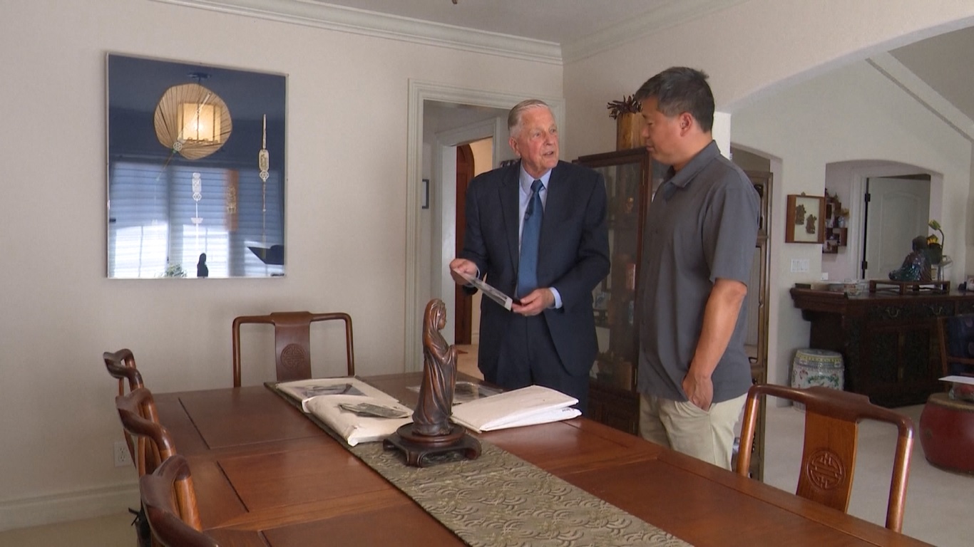 Dia dikenang oleh Tiongkok karena bantuannya kepada tentara Tiongkok selama perang melawan agresi Jepang