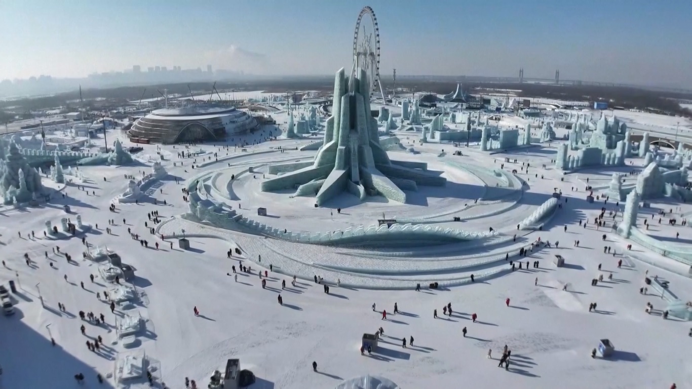 Selama musim pariwisata tiga setengah bulan