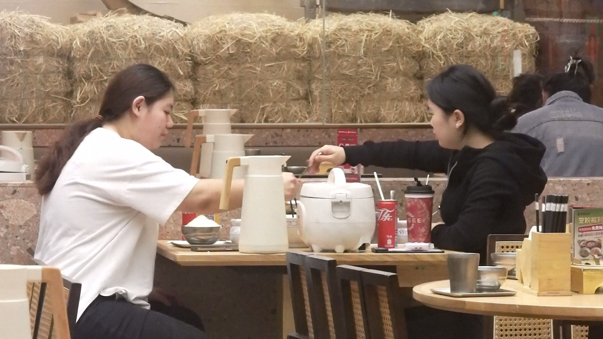 Pendapatan restoran di Tiongkok mencapai 3