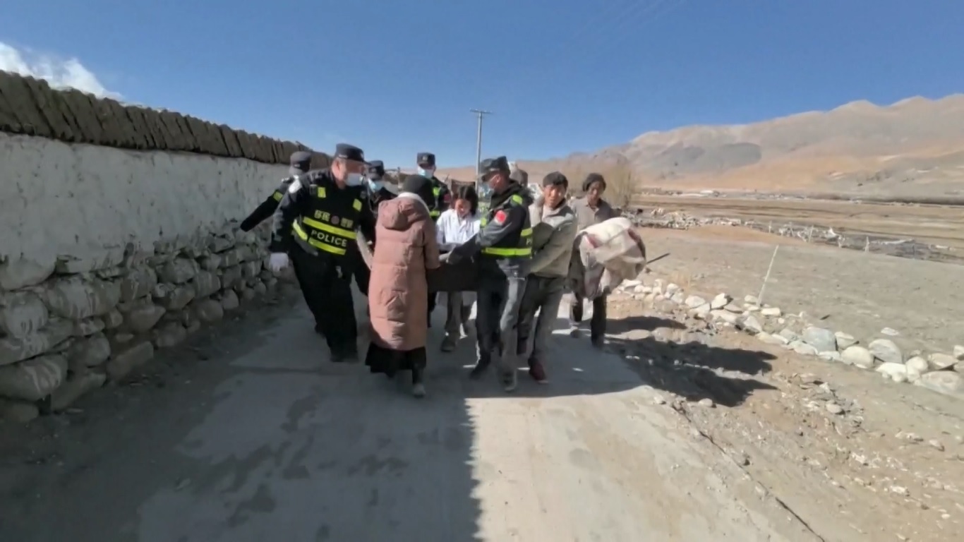 Gempa bumi mengguncang Kabupaten Dingri di kota Xigaze pada Selasa (7/1) pukul 09:05