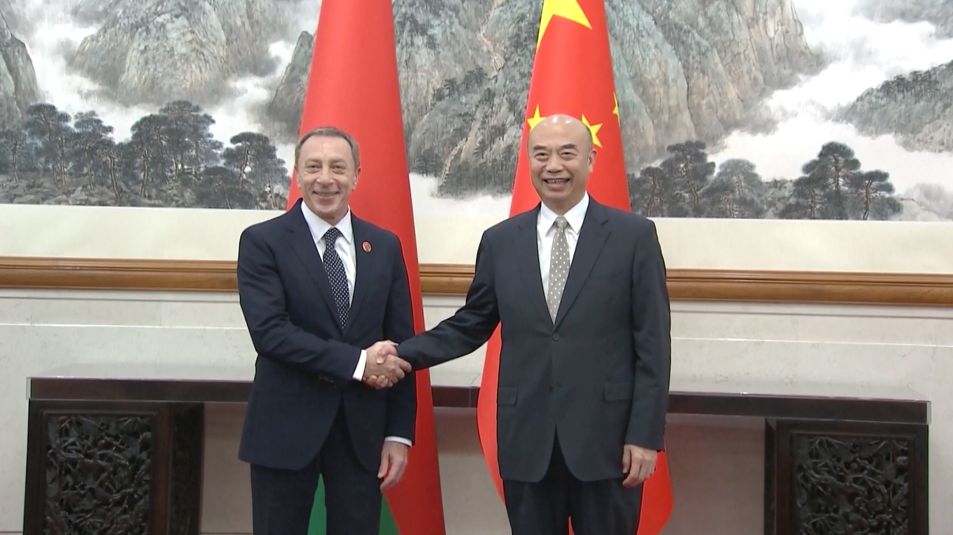 Wakil Perdana Menteri Tiongkok Bertemu dengan Wakil Perdana Menteri Pertama Belarusia di Beijing