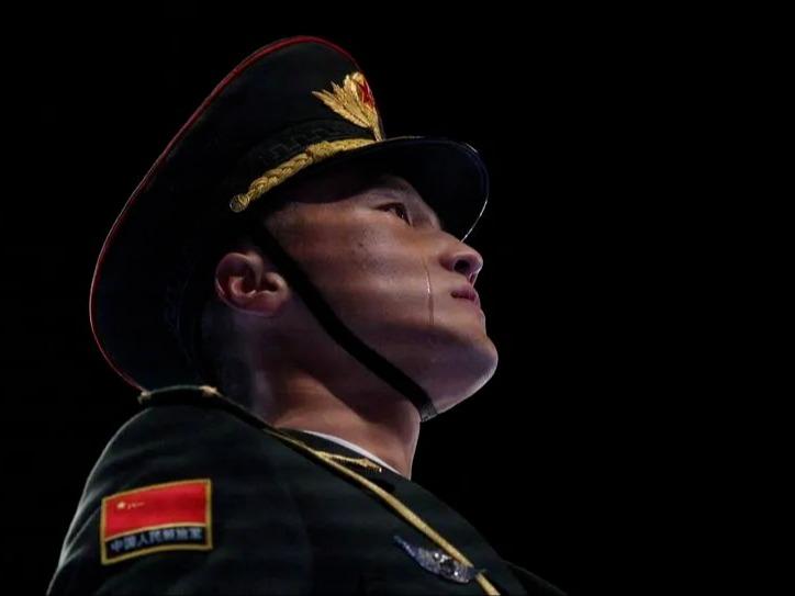 Saya percaya bahwa pembawa bendera Universiade akan memiliki pengalaman pribadi setelah menjalani pelatihan keras