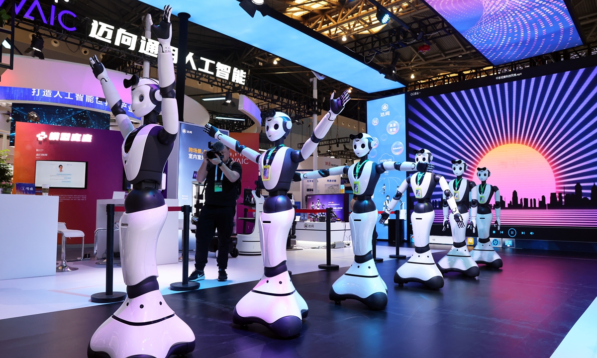 The New York Times mencatat bahwa dibandingkan dengan raksasa AS seperti Google dan OpenAI