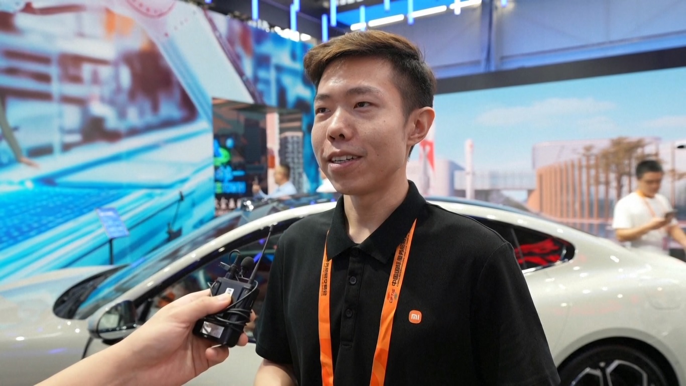 Salah satu hal yang menarik dari acara tersebut adalah penerapan teknologi baru pada setiap aspek penciptaan dan konsumsi produk budaya