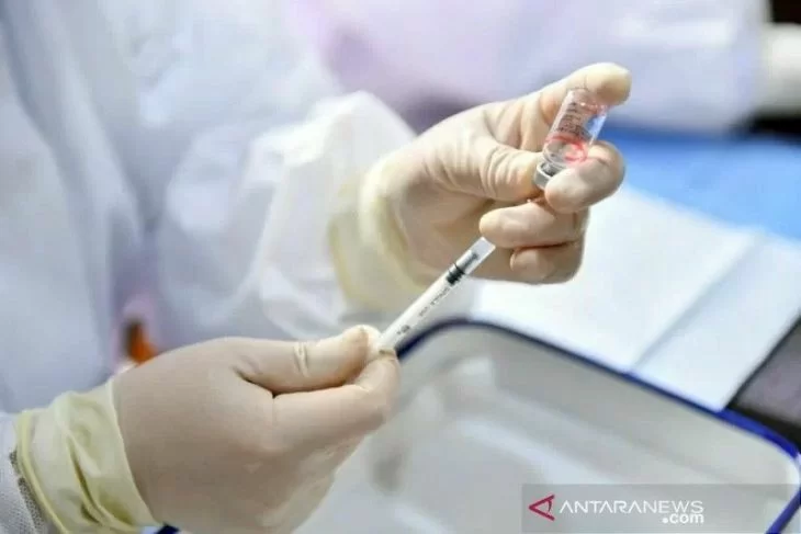 Tiongkok akan menawarkan dosis penguat COVID-19 kedua kepada kelompok tertentu yang telah menerima suntikan penguat pertama mereka lebih dari enam bulan lalu