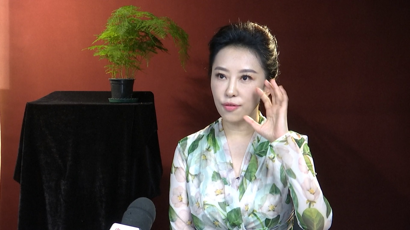 Dengan memadukan elemen budaya tradisional dengan desain game modern