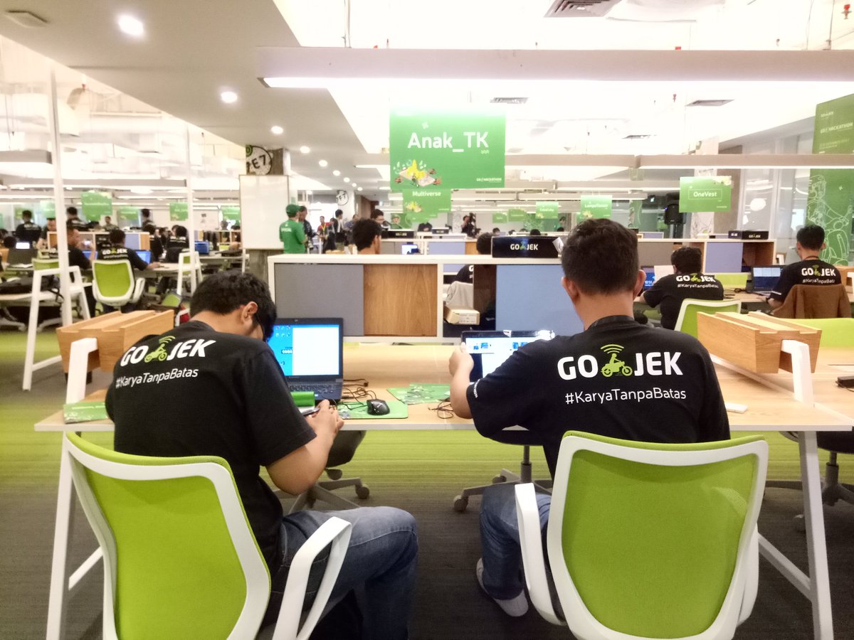 PT GoTo Gojek Tokopedia Tbk (GOTO) melakukan perampingan karyawan sebanyak 1300 orang atau sekitar 12 persen dari total karyawan tetap saat ini agar perseroan dapat menjaga pertumbuhan yang berkelanjutan secara jangka panjang