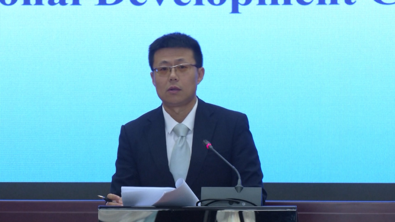 Berbicara pada konferensi pers di Beijing