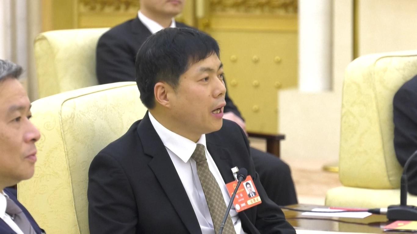 Mereka juga meminta para pebisnis Taiwan untuk sepenuhnya memahami kebijakan pembangunan di daratan dan memanfaatkan peluang tersebut