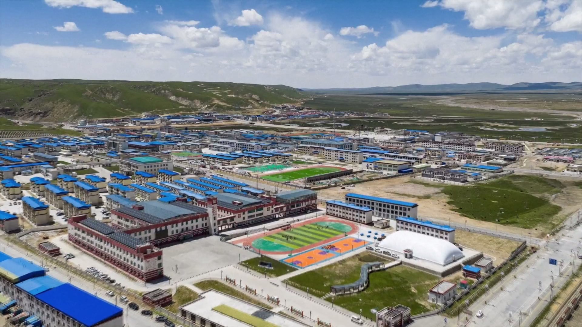 "Bantuan Berpasangan" Memberdayakan Infrastruktur Pendidikan Modern di Daerah Terpencil Xizang, Tiongkok Barat Daya