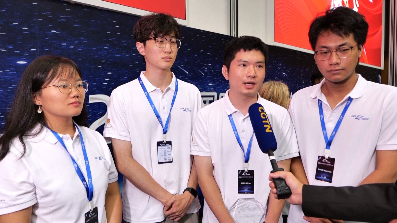 Beberapa peserta internasional berkolaborasi dengan lembaga luar negeri lainnya saat mereka memimpikan desain terbaik mereka