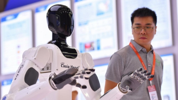 Menurut Konferensi Komputasi Dunia 2023 yang dibuka pada hari Jumat di Changsha Provinsi Hunan Tiongkok tengah skala industri komputasi Tiongkok mencapai 26 triliun yuan (sekitar 3622 miliar dolar) pada tahun 2022