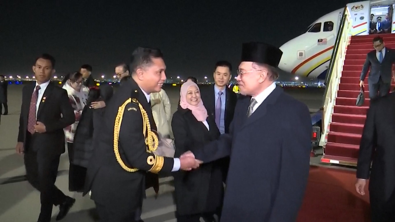 Atas undangan pihak Tiongkok