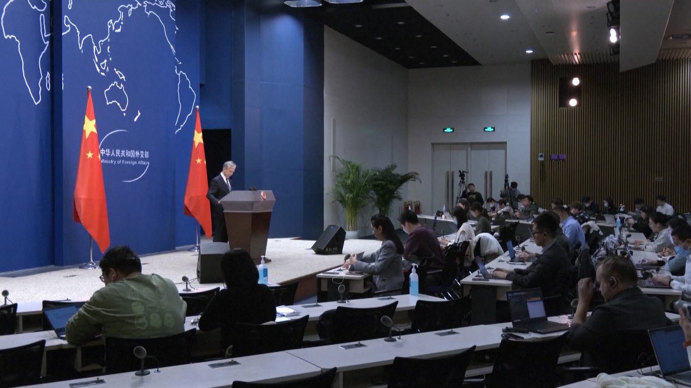 Pemerintah Tiongkok selalu bersikeras untuk menempatkan pembangunan pedesaan dan pengentasan kemiskinan pada posisi penting dalam pemerintahan