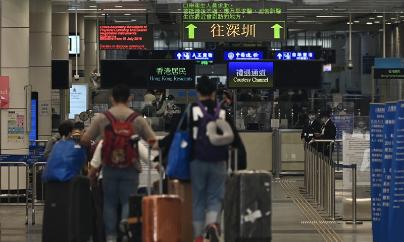 Kini warga Hong Kong bersiap menyingsingkan lengan bajunya untuk pembukaan kembali