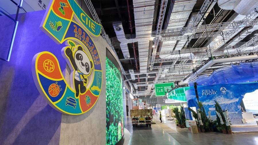 Sejak Ekspo Impor Internasional Tiongko ke-5 yang diadakan di Kota Shanghai dibuka lebih dari 400 produk baru teknologi baru dan layanan baru telah dirilis 98 kegiatan terkait telah diadakan dalam berbagai bentuk