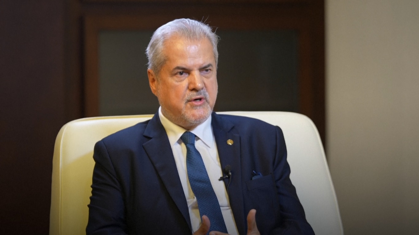 Nastase mengatakan bahwa meskipun upaya AS menghalangi keberhasilan Tiongkok di sektor strategis tertentu