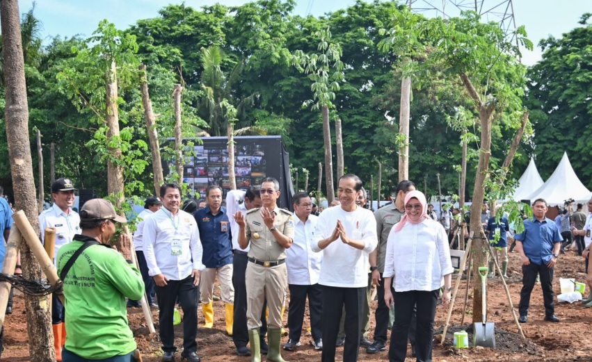 Presiden kembali menekankan bahwa sebesar 58 persen produk domestik bruto (PDB) ekonomi Indonesia terdapat di Pulau Jawa