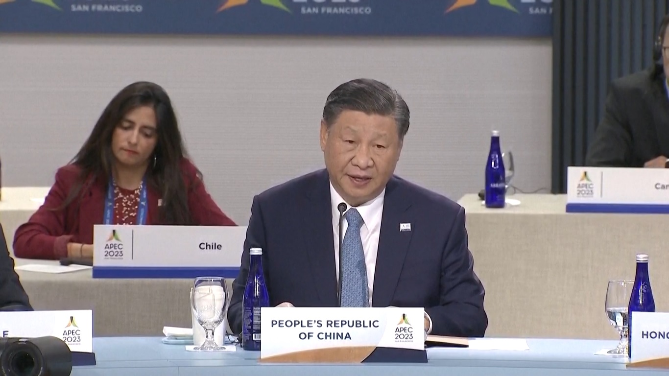 Dia mendesak semua pihak untuk secara aktif bergandengan tangan untuk menghadapi tantangan global dan berjuang untuk implementasi penuh Visi APEC Putrajaya 2040