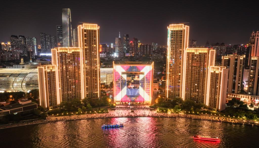 Pemandangan Malam Tianjin Menyambut Davos Musim Panas 2025