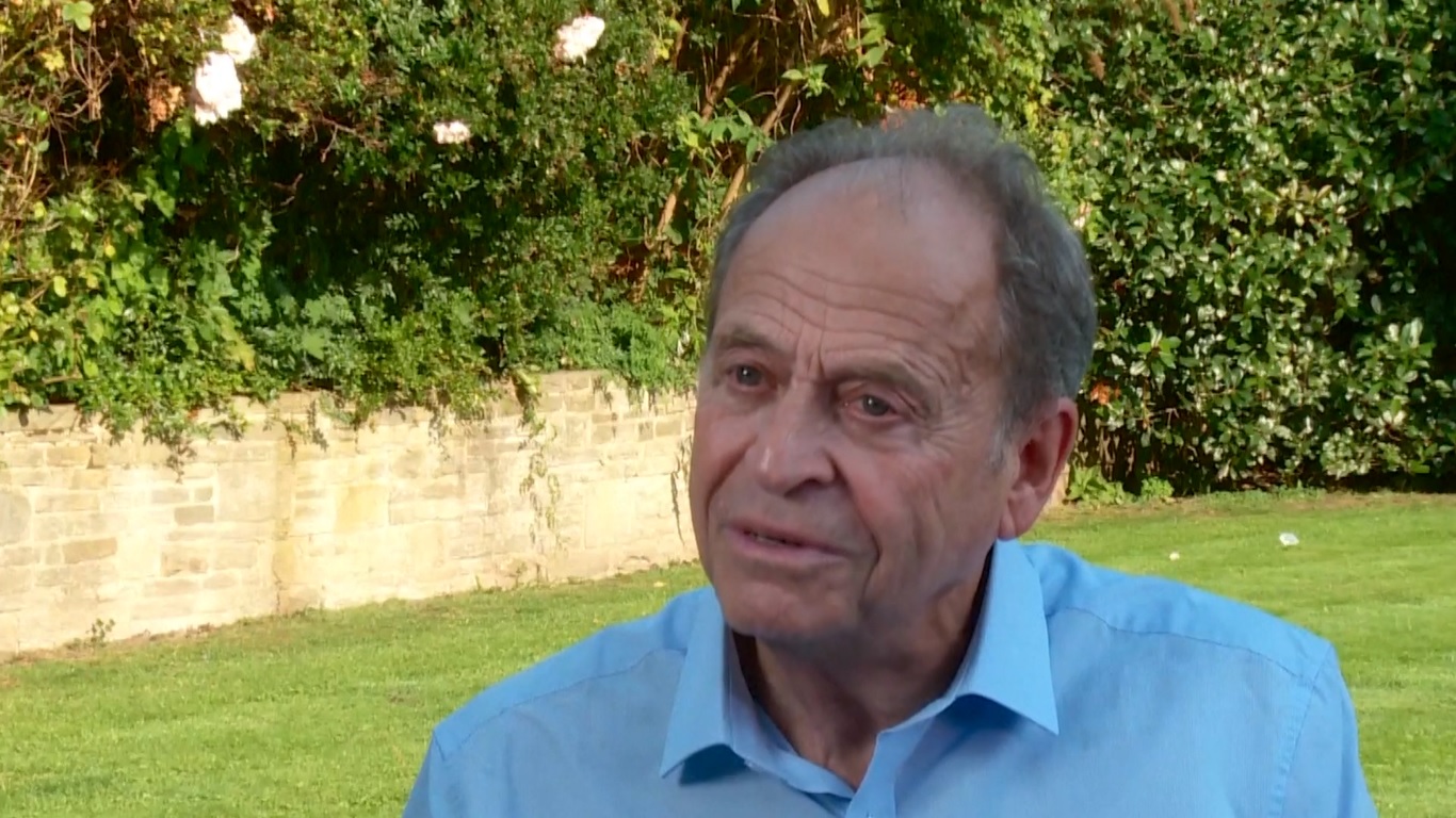 Stephen mengatakan bahwa selama bertahun-tahun berinteraksi dengan bisnis Tiongkok